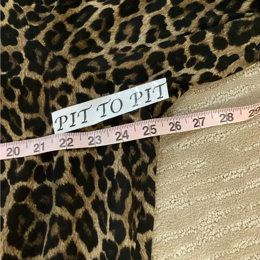 PRE-OWNED IN GREAT CONDITION SIZE 3X Michael Kors Leopard Print Bomber Jacket - Picture 9 of 10
